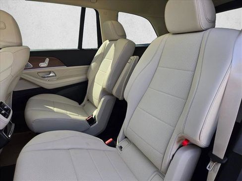 Certified 2026 Mercedes-Benz GLS 450 4MATIC image 16