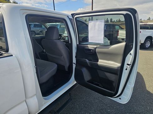 Used 2019 Toyota Tacoma SR5 RWD image 25