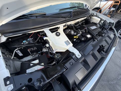 Used 2018 GMC Savana 2500 w/ Driver Convenience Package image 17