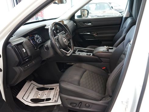 Used 2022 Nissan Pathfinder SV AWD/4WD image 25