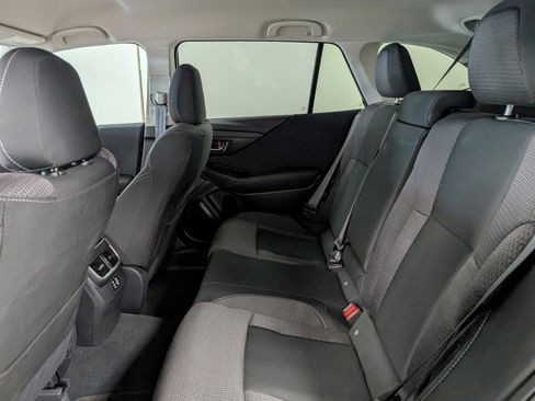 Used 2025 Subaru Outback Premium image 4