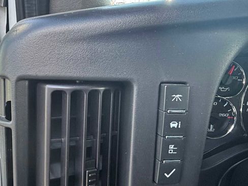 Used 2022 Chevrolet Express 2500 w/ Driver Convenience Package image 17