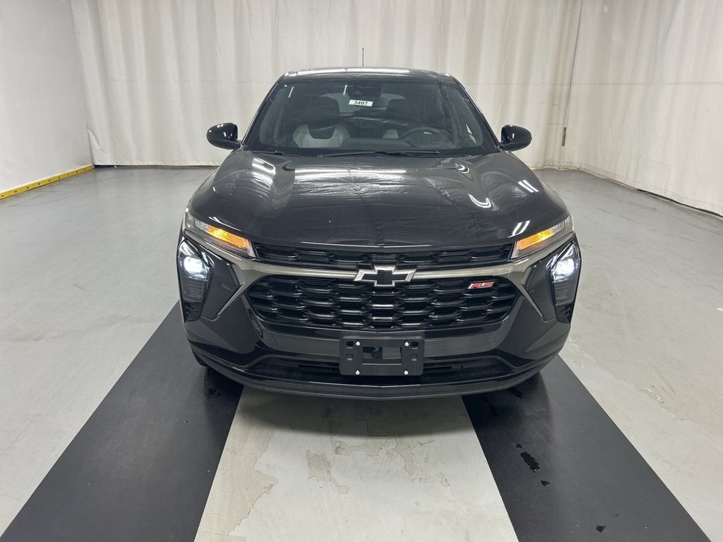 New 2026 Chevrolet Trax RS w/ Sunroof Package FWD image 3