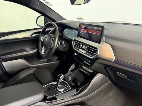 Used 2025 BMW X4 xDrive30i AWD/4WD image 34