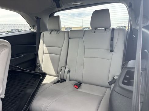 Used 2022 Honda Pilot Touring image 17