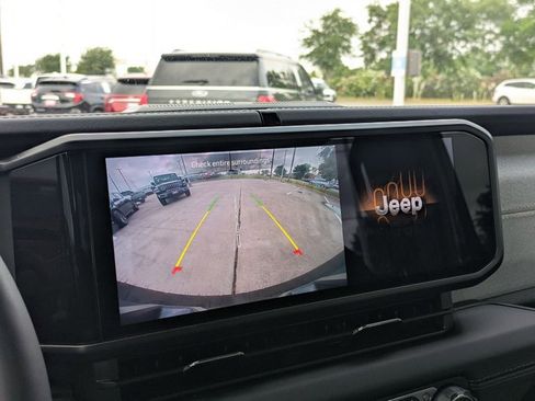 Used 2024 Jeep Wrangler Sahara AWD/4WD image 11