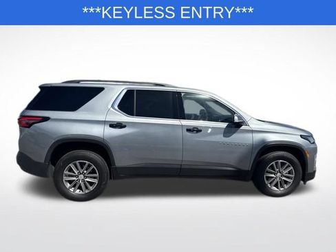 Used 2023 Chevrolet Traverse LT FWD image 7