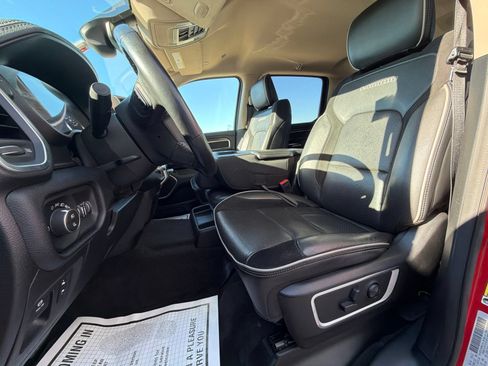 Used 2019 RAM 1500 Laramie AWD/4WD image 12