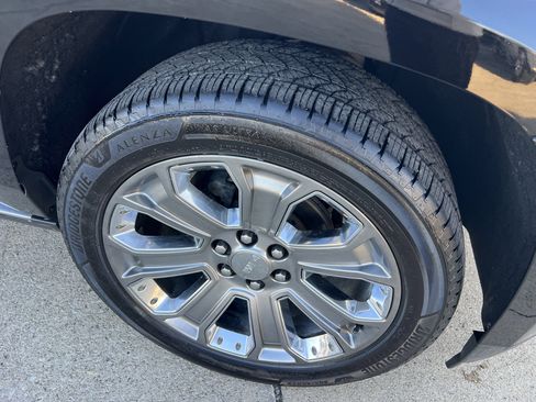 Used 2015 GMC Yukon Denali w/ Touring Package image 2