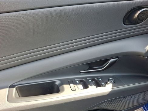 Used 2025 Hyundai Elantra Sport image 16