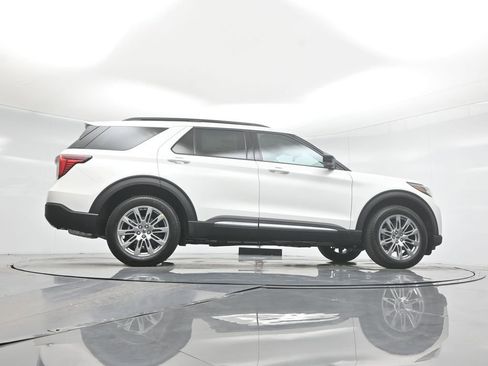 New 2025 Ford Explorer Active w/ Active Comfort Package image 46