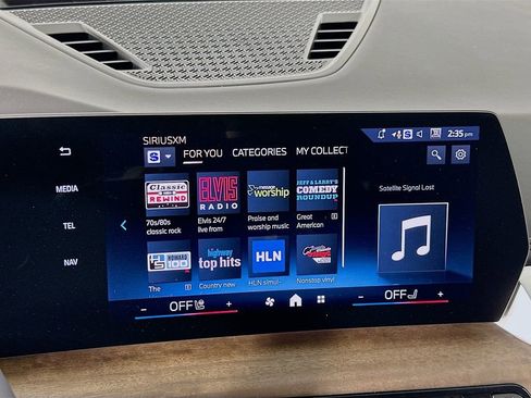 Used 2025 BMW X1 xDrive28i w/ Premium Package image 11