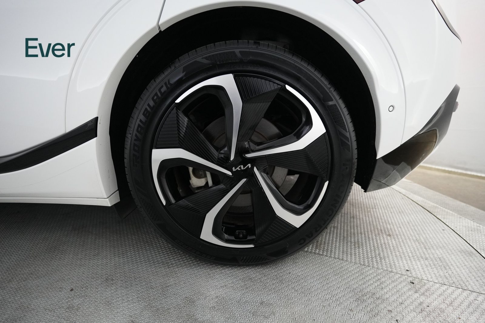 Used 2023 Kia EV6 GT-Line AWD/4WD image 9