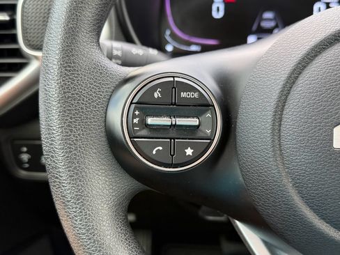 Used 2023 Kia Soul LX FWD image 21