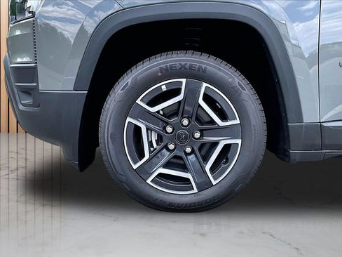 New 2026 Jeep Cherokee Laredo AWD/4WD image 30
