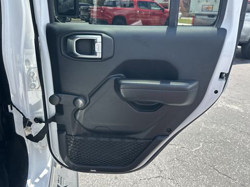 Used 2018 Jeep Wrangler Unlimited Sport AWD/4WD image 17