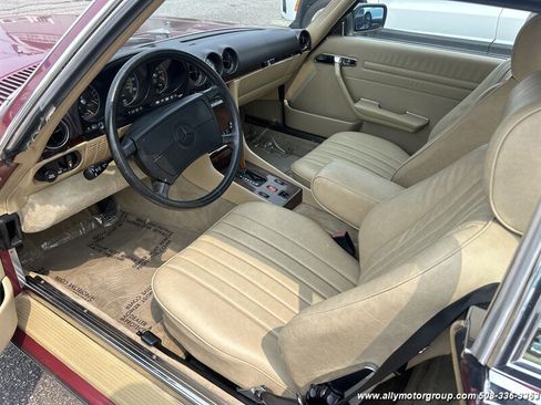 Used 1989 Mercedes-Benz 560 SL image 6