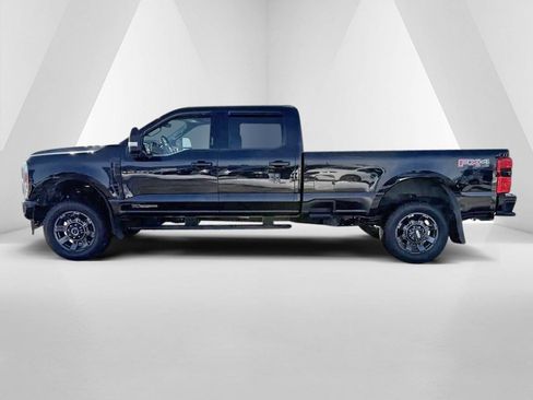 Used 2023 Ford F250 Lariat w/ Sport Appearance Package image 4