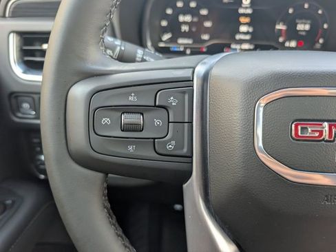 Used 2024 GMC Yukon SLT w/ SLT Luxury Package AWD/4WD image 13