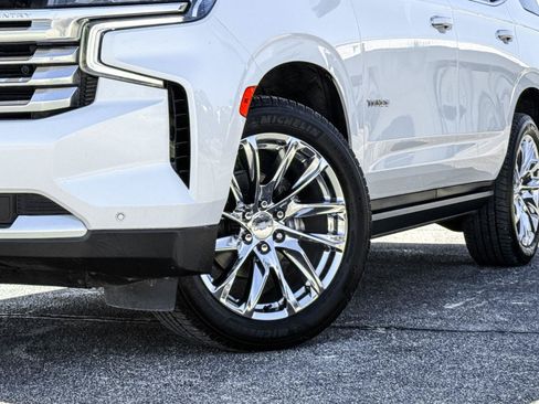 Used 2021 Chevrolet Tahoe High Country w/ Premium Package AWD/4WD image 2