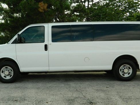 Used 2014 Chevrolet Express 3500 LS w/ Cold Climate Package RWD image 4