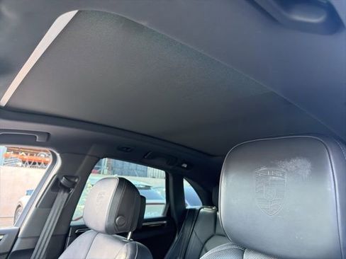 Used 2022 Porsche Macan image 21