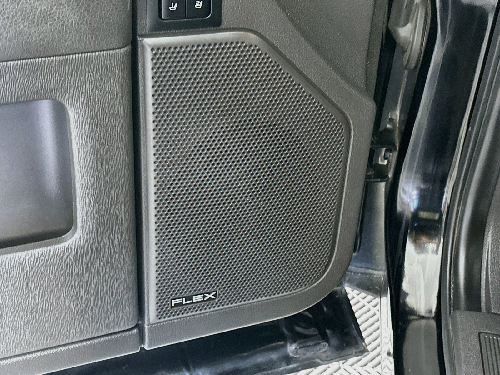 Used 2012 Ford Flex SEL w/ Equipment Group Order Code FWD image 17