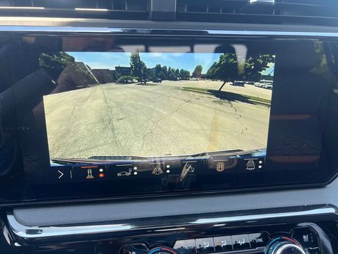 New 2026 GMC Sierra 2500 AT4 w/ AT4 Premium Plus Package AWD/4WD image 23
