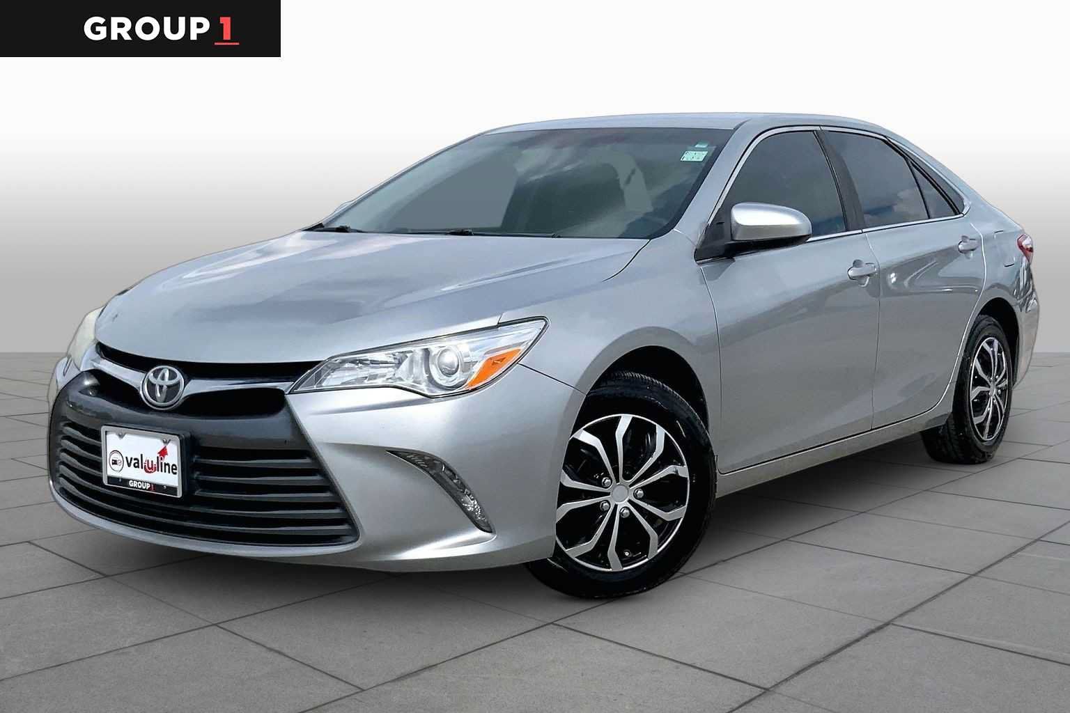 Used 2015 Toyota Camry LE FWD image 1