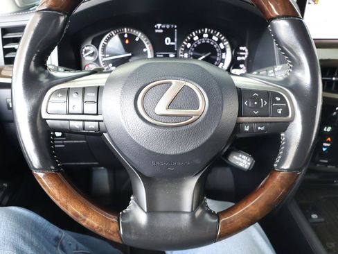Used 2016 Lexus LX 570 4WD w/ Luxury Package image 62