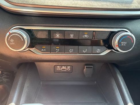 Used 2025 Nissan Altima 2.5 SV FWD image 16