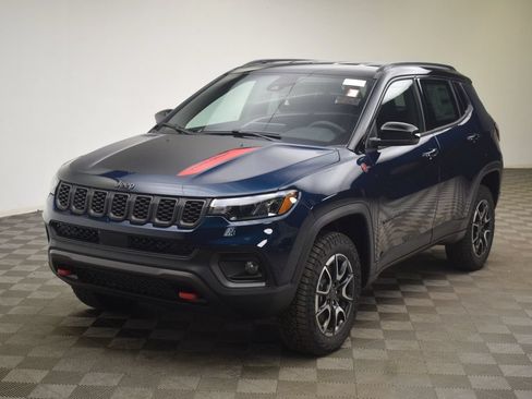 New 2026 Jeep Compass Trailhawk AWD/4WD image 17