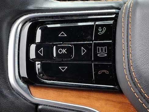 Certified 2022 Jeep Grand Wagoneer Series III AWD/4WD image 28