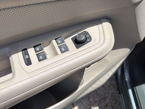 Used 2024 Volkswagen Atlas SE FWD image 21
