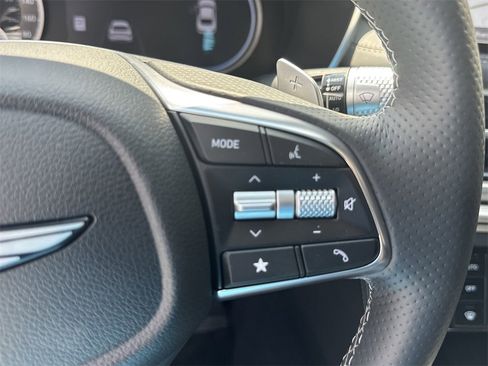 Used 2026 Genesis G70 2.5T Prestige image 25