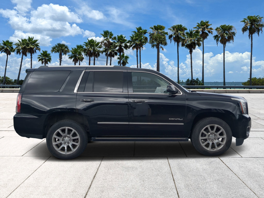 Used 2017 GMC Yukon Denali w/ Enhanced Security Package AWD/4WD image 4