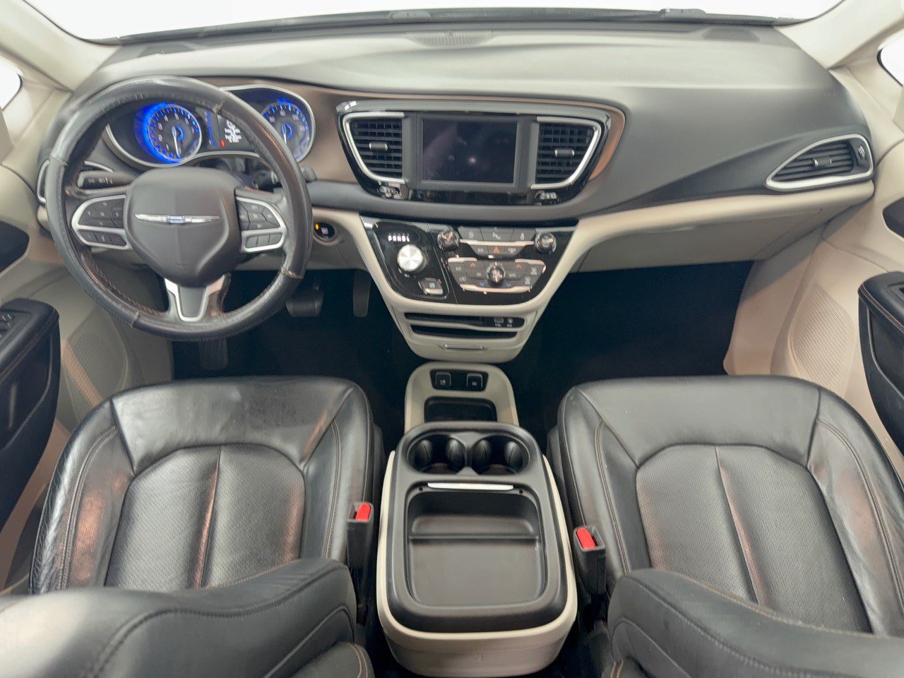 Used 2019 Chrysler Pacifica Touring-L FWD image 17