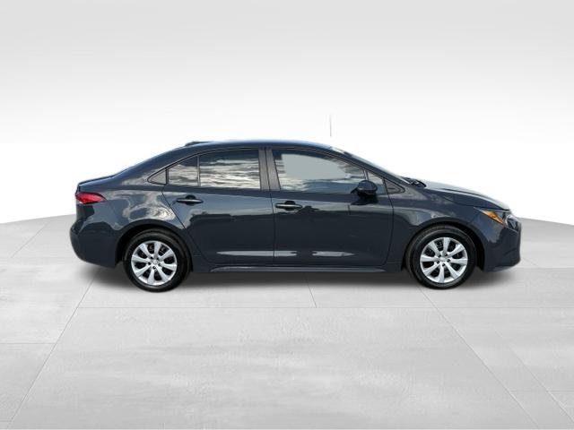 Used 2025 Toyota Corolla LE FWD image 9