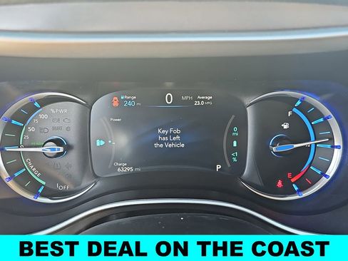 Used 2024 Chrysler Pacifica Select image 20