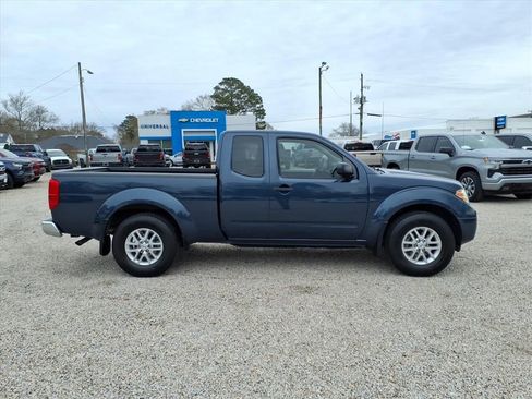 Used 2021 Nissan Frontier SV w/ SV Utility Package image 8