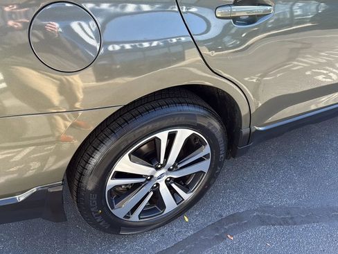 Used 2019 Subaru Outback 2.5i Limited w/ Popular Package #2 image 8