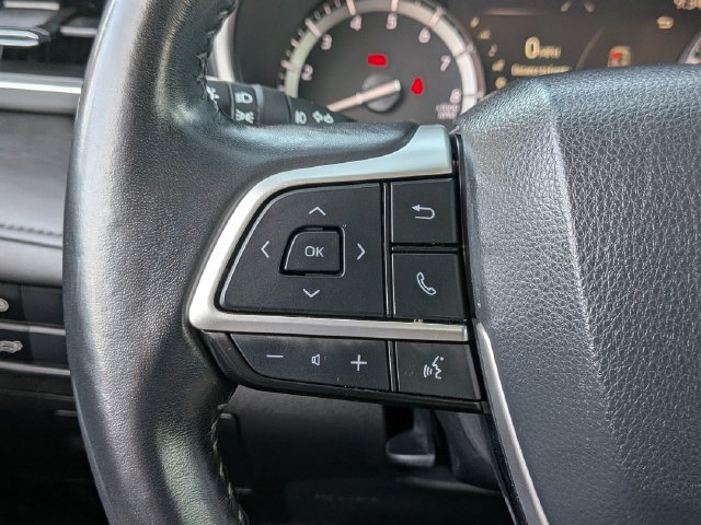 Used 2022 Toyota Highlander XLE FWD image 23