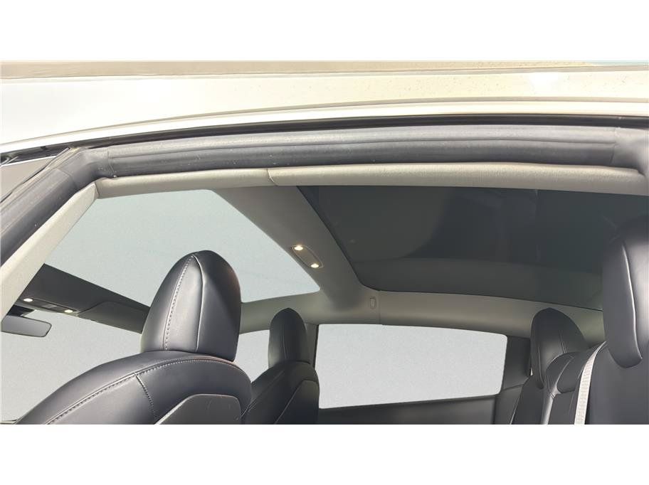 Used 2018 Tesla Model 3 Long Range RWD image 30