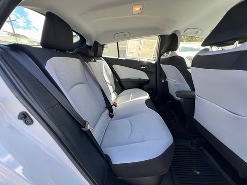 Certified 2022 Toyota Prius LE FWD image 17