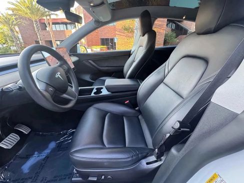 Used 2021 Tesla Model Y Long Range AWD/4WD image 7