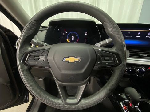 Used 2024 Chevrolet Trax LT FWD image 20
