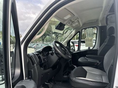 Used 2025 RAM ProMaster 2500 w/ Convenience Group FWD image 14