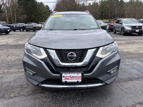 Used 2020 Nissan Rogue SL image 2