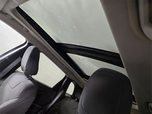 Used 2017 Jeep Cherokee Latitude w/ Comfort & Sound Group image 13