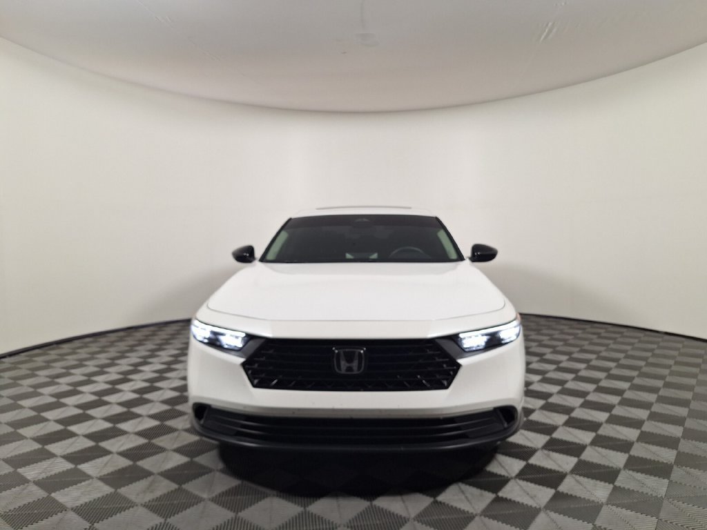 Used 2025 Honda Accord SE image 2